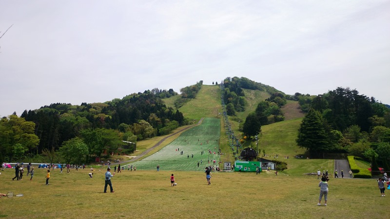 芝生広場でのんびりと